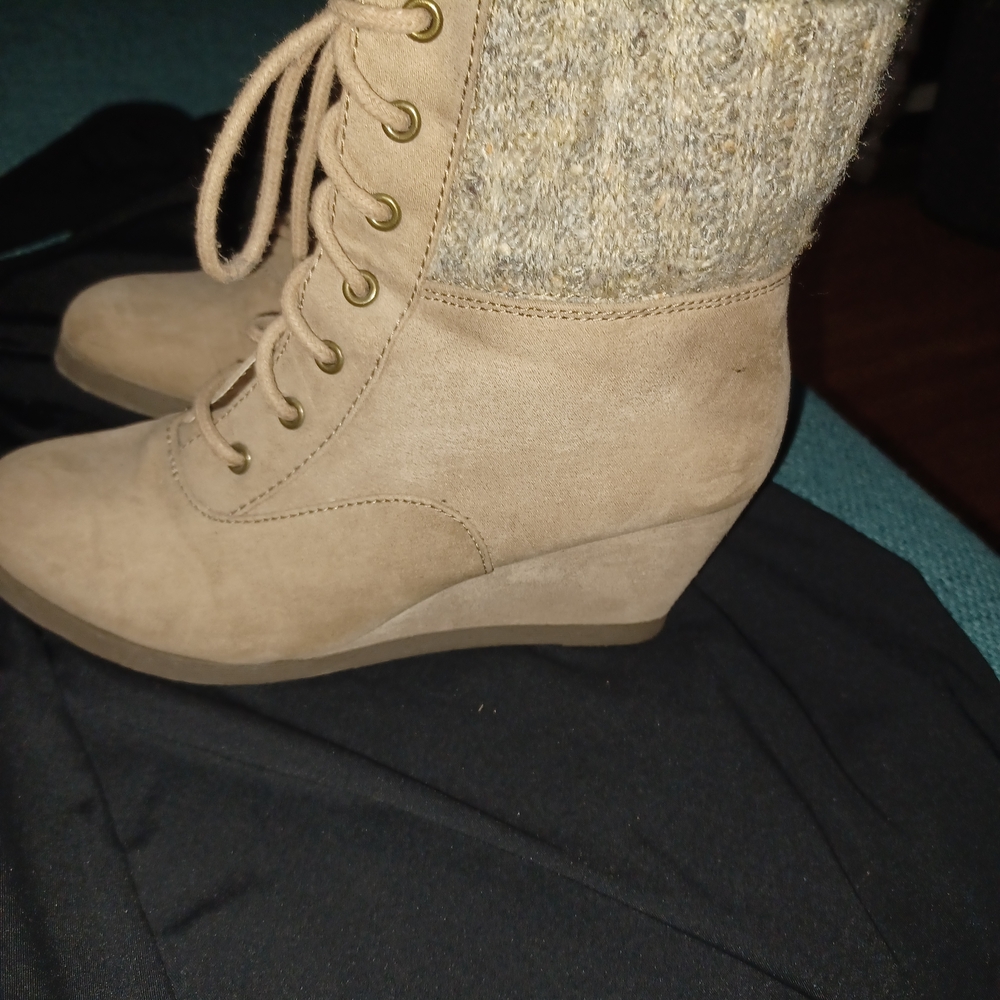 Kohl's Tan Lace Up Wedge Boots